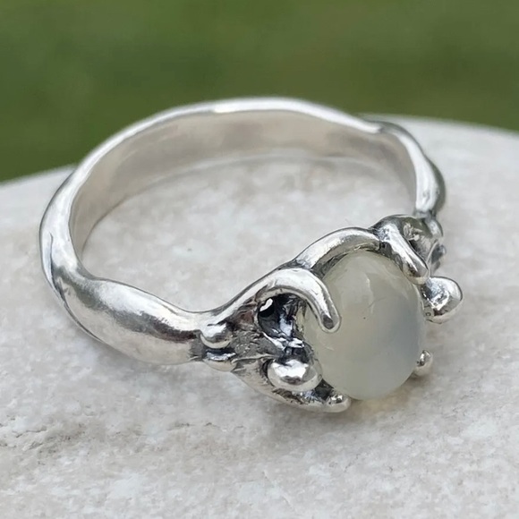 Egyptian Moon Goddess ring .925 Sterling Silver w/ genuine Moonstone made in USA - Picture 3 of 13
